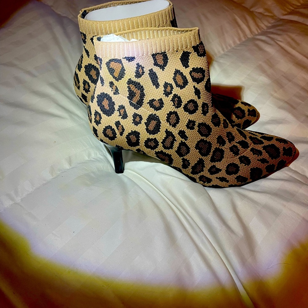 Leopard short boot by Alex Marie size 9.5
